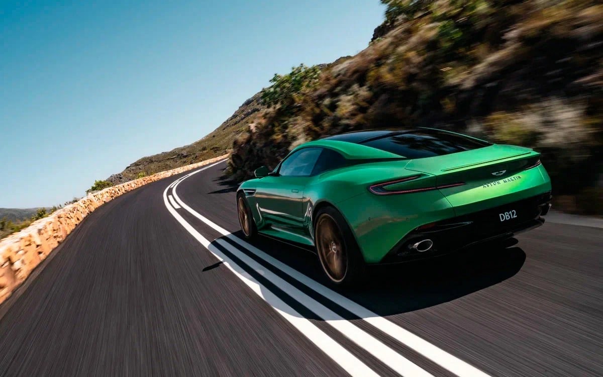 Aston Martin презентував новий спорткар DB12 Aston Martin DB12