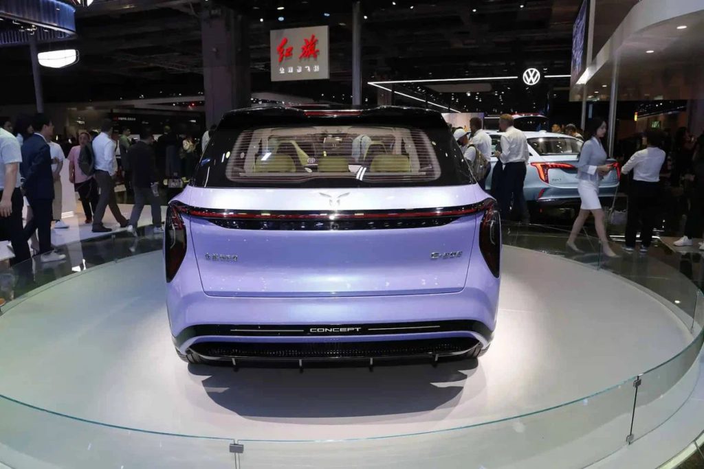 Hongqi E202