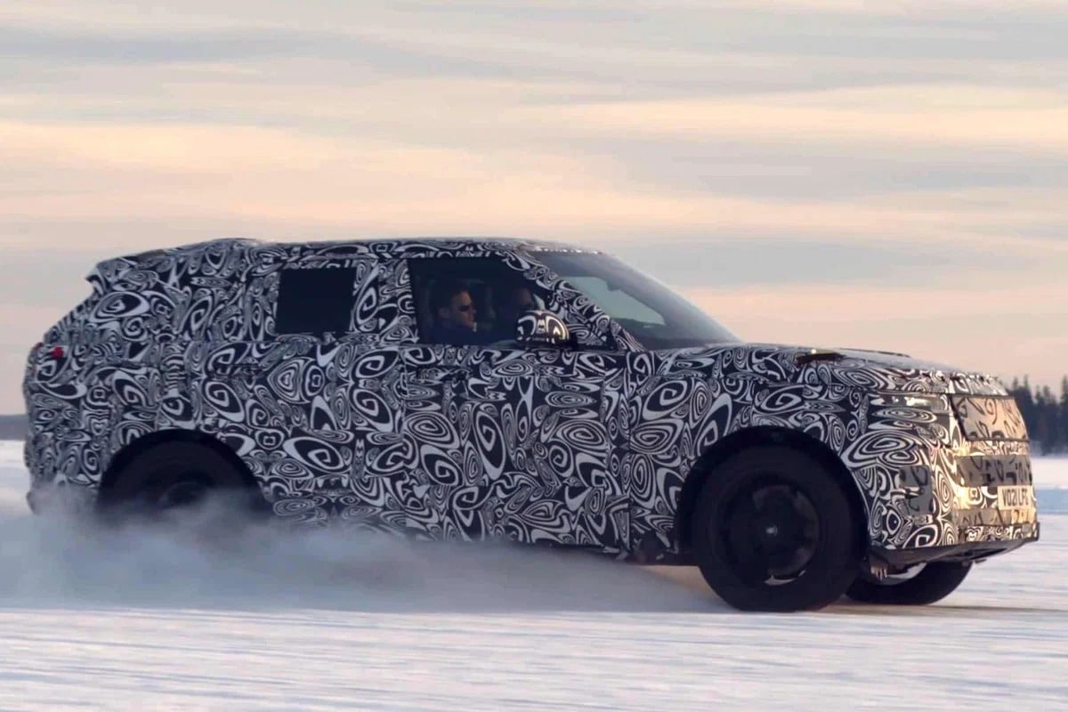 Range Rover Sport SV: розкрито дату дебюту конкурента BMW X5 M Range Rover Sport SV