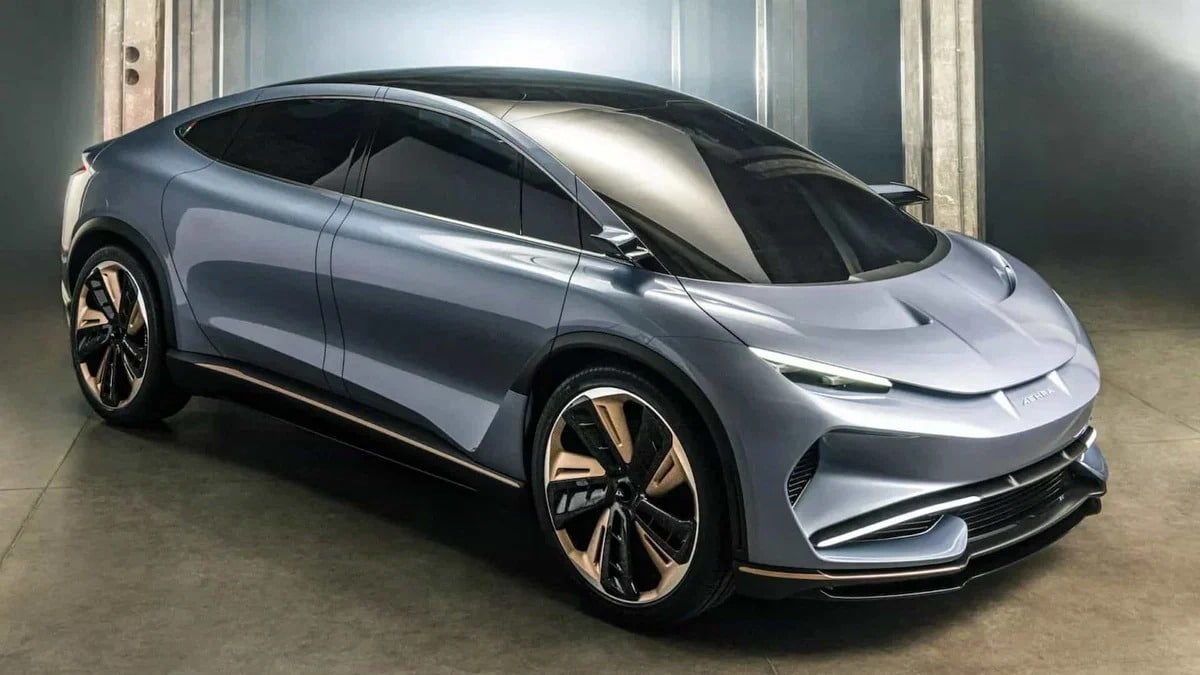 Новий італійський люксовий кросовер Aehra SUV отримає запас ходу 800 км Aehra SUV