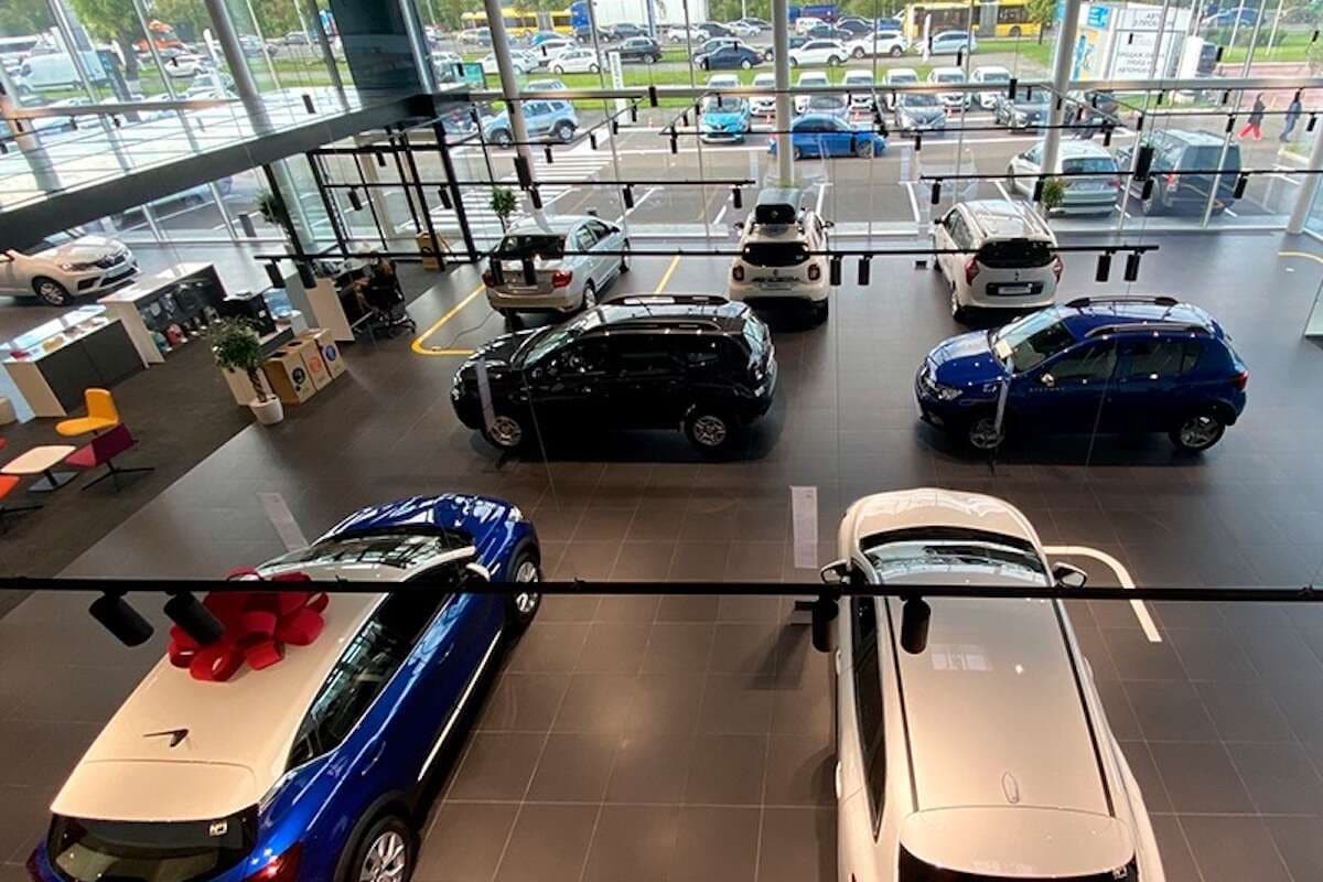 Стало відомо, як в Україні змінилась середня вартість нових авто за останні два роки автосалон кросовер