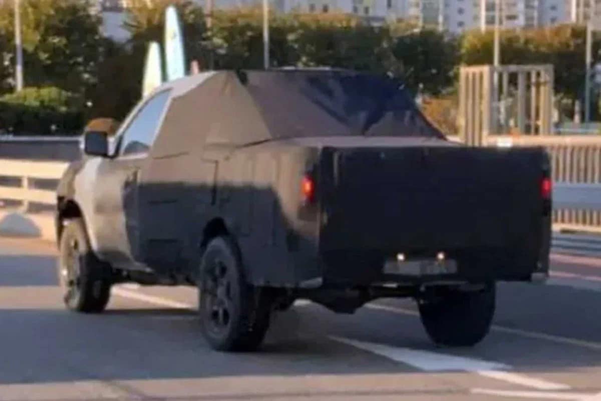 Kia зацікавлена в рамному позашляховику в стилі Toyota Fortuner Kia пікап