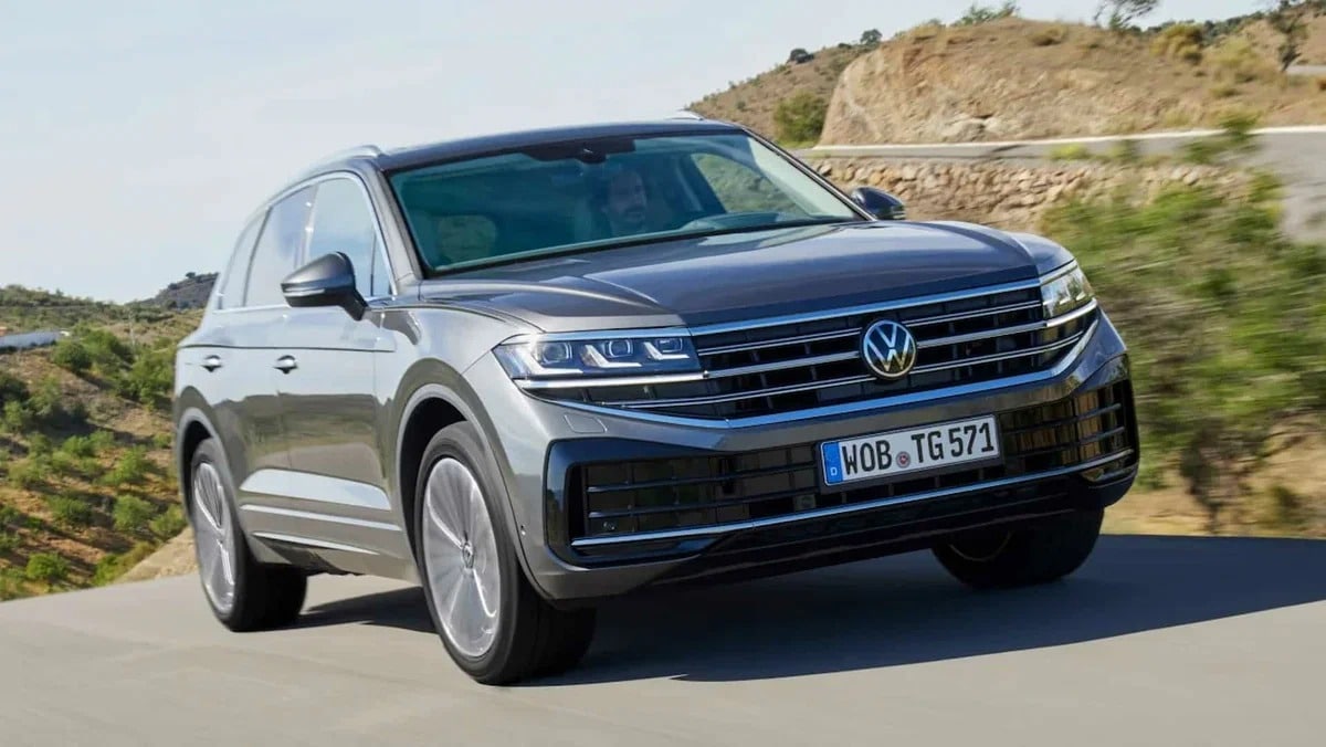 Volkswagen продала майже 5 мільйонів машин за 2023 рік Volkswagen Touareg 2023-