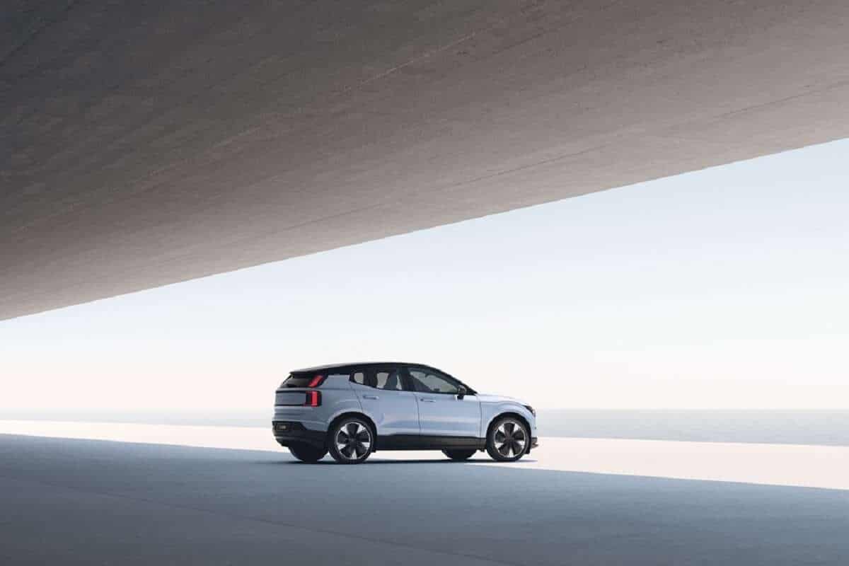 Найменший і найшвидший кросовер Volvo презентували офіційно Volvo EX30