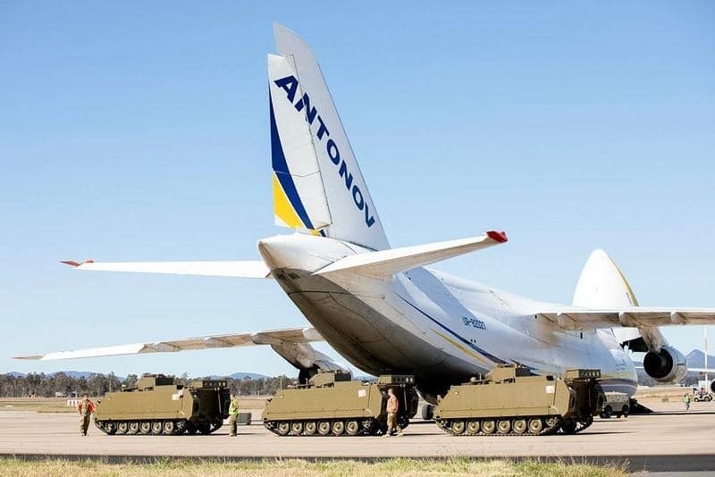 Австралія відправила Україні новий пакет військової допомоги – БМП та вантажівки MAN БМП з Автралії