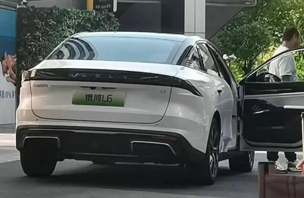 Geely готує випуск потужного гібридного седана Galaxy L6 Galaxy L6