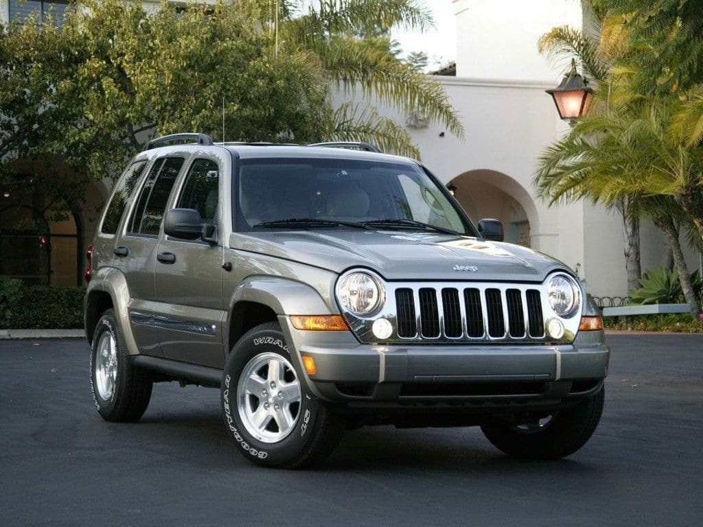 2 найгірші автомобілі бренду Jeep за всі роки існування компанії Jeep Liberty
