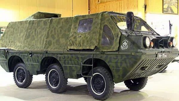 В інтернеті показали унікальний шестиколісний позашляховик ЛуАЗ ЛуАЗ-967 військовий