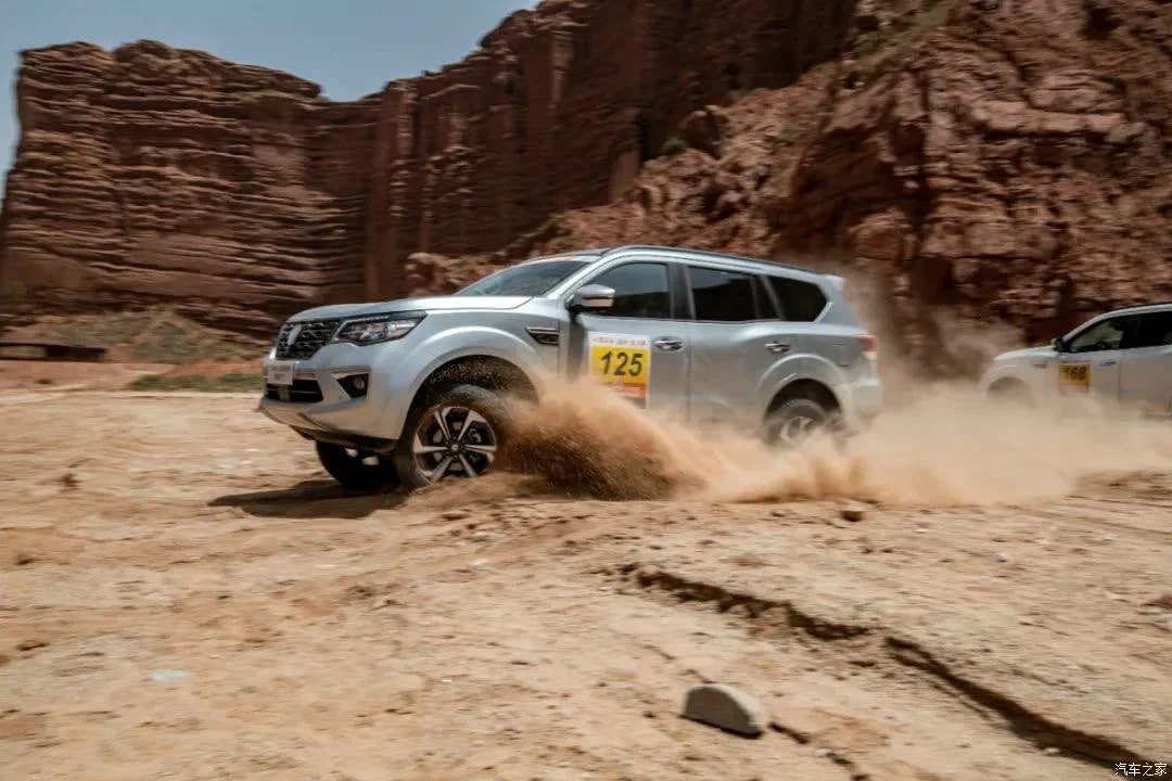 Nissan презентував бюджетний аналог Toyota Land Cruiser Prado 150 Nissan Paladin