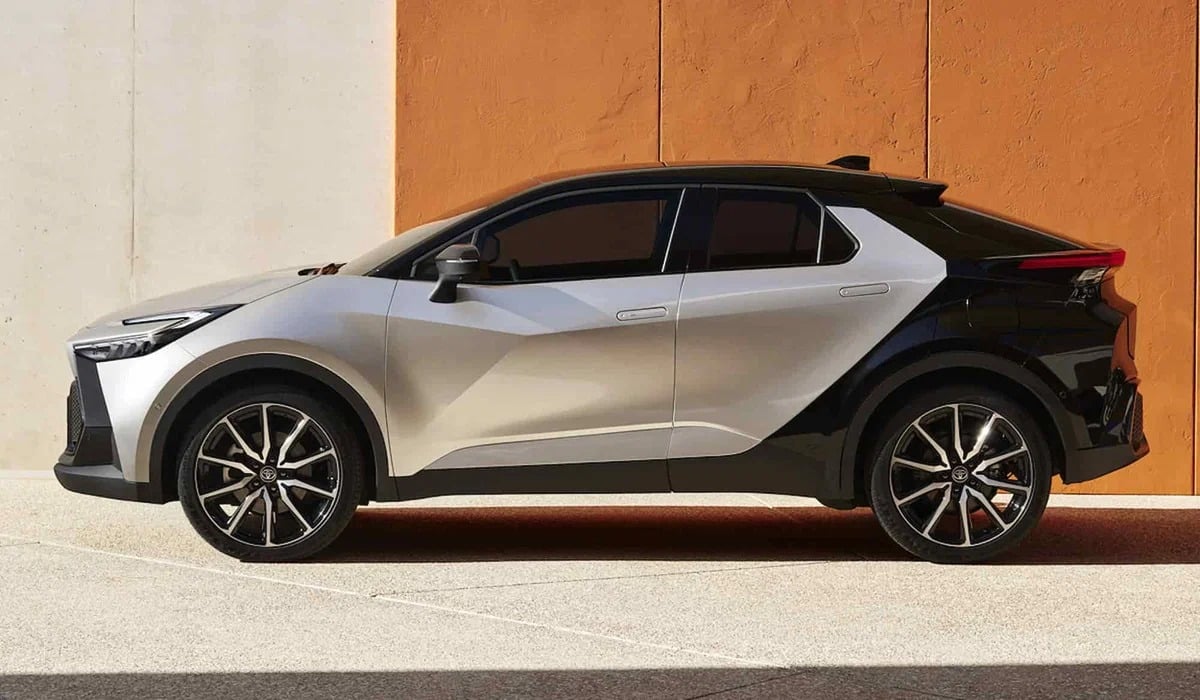 Toyota показала друге покоління кросовера, який майже не ламається Toyota C-HR