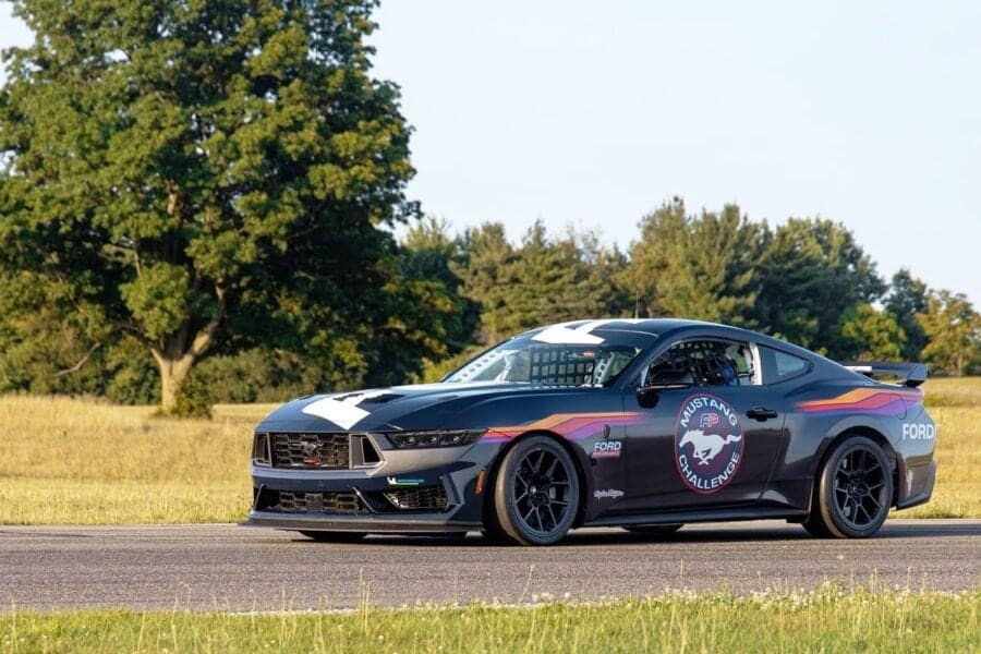 Ford презентував гоночне купе Mustang Dark Horse R Ford Mustang Dark Horse R