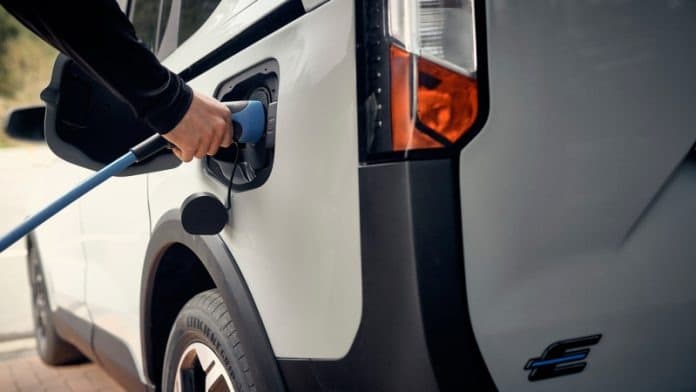Ford випустив найдешевшу модель у Європі Ford Tourneo Courier