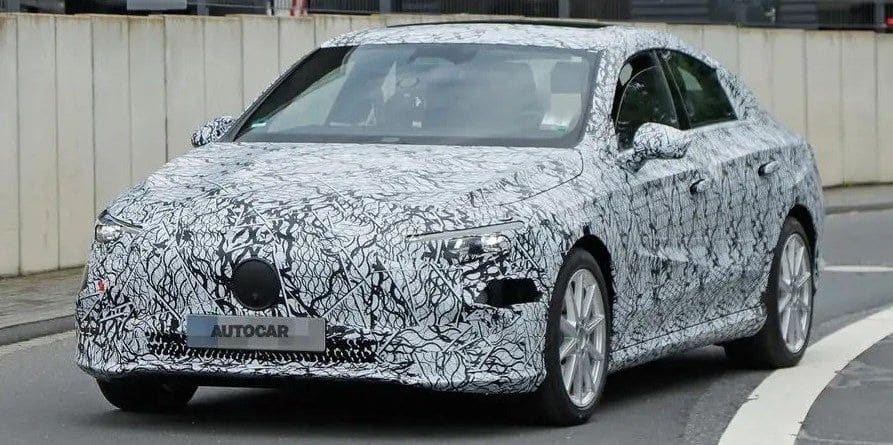 Mercedes-Benz готує випуск нового компактного електромобіля EQC Mercedes-Benz EQC 2024