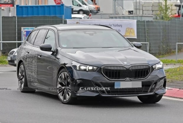BMW i5 Touring