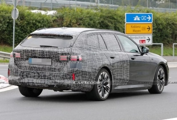 BMW i5 Touring