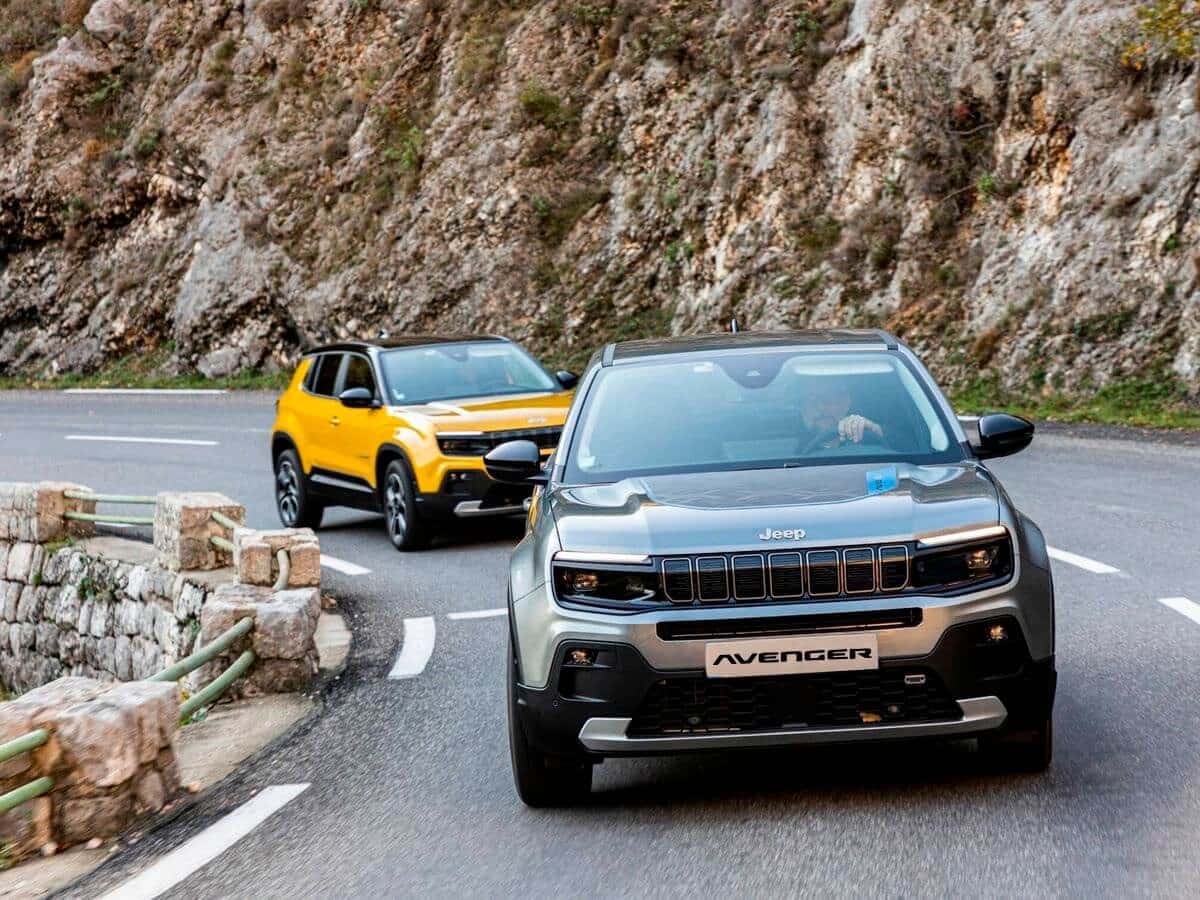 Jeep Avenger отримав бензиновий двигун замість електричного і подешевшав на 14 тисяч доларів Jeep Avenger