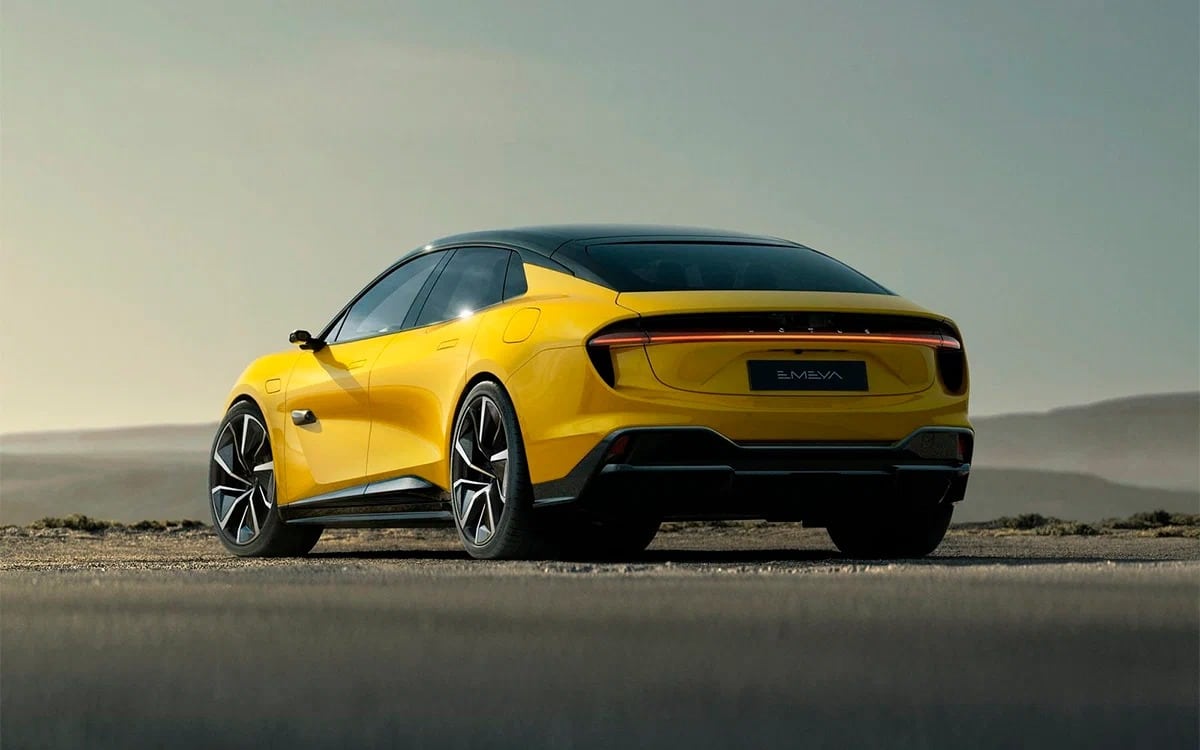 Lotus презентував перший електричний седан у своїй історії Lotus Emeya