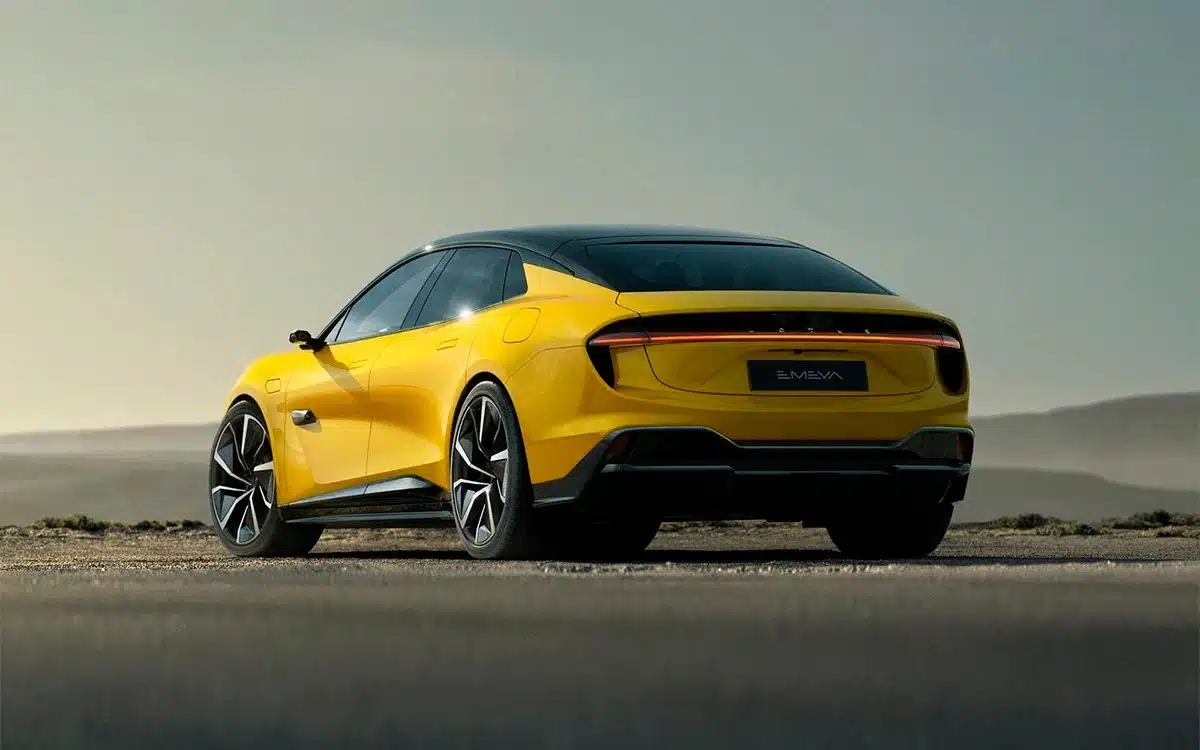 Lotus презентував перший електричний седан у своїй історії Lotus Emeya