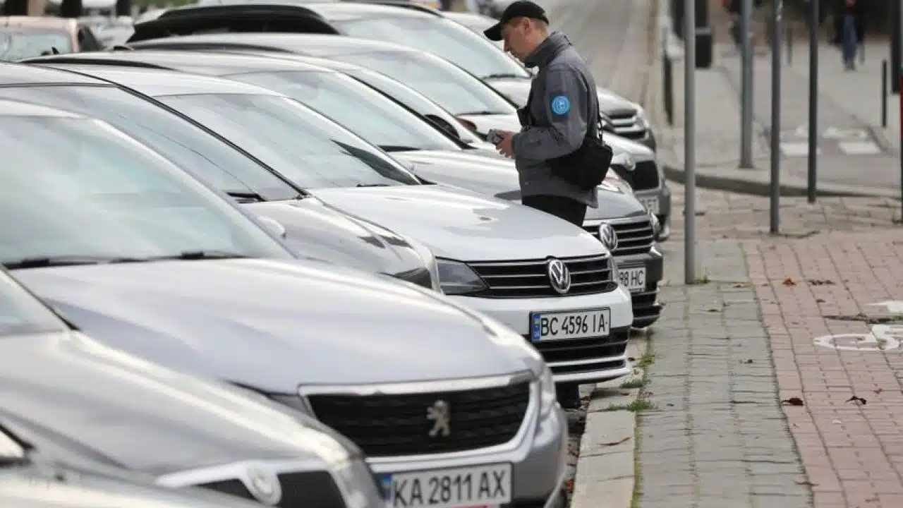 Стало відомо, у якому місті України за тиждень виписали рекордну кількість штрафів паркування парковка