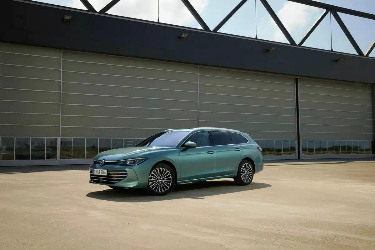 Новий Volkswagen Passat тепер буде тільки універсалом Volkswagen Passat 2024 презентація
