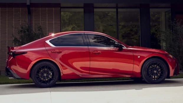 Компанія Lexus вивела на ринок седан IS нового покоління Lexus IS 2024