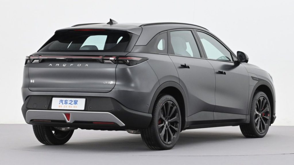 BAIC Arcfox αT5