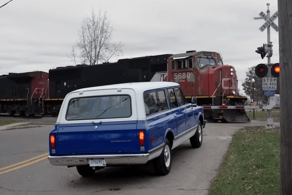 Chevrolet Suburban 1972