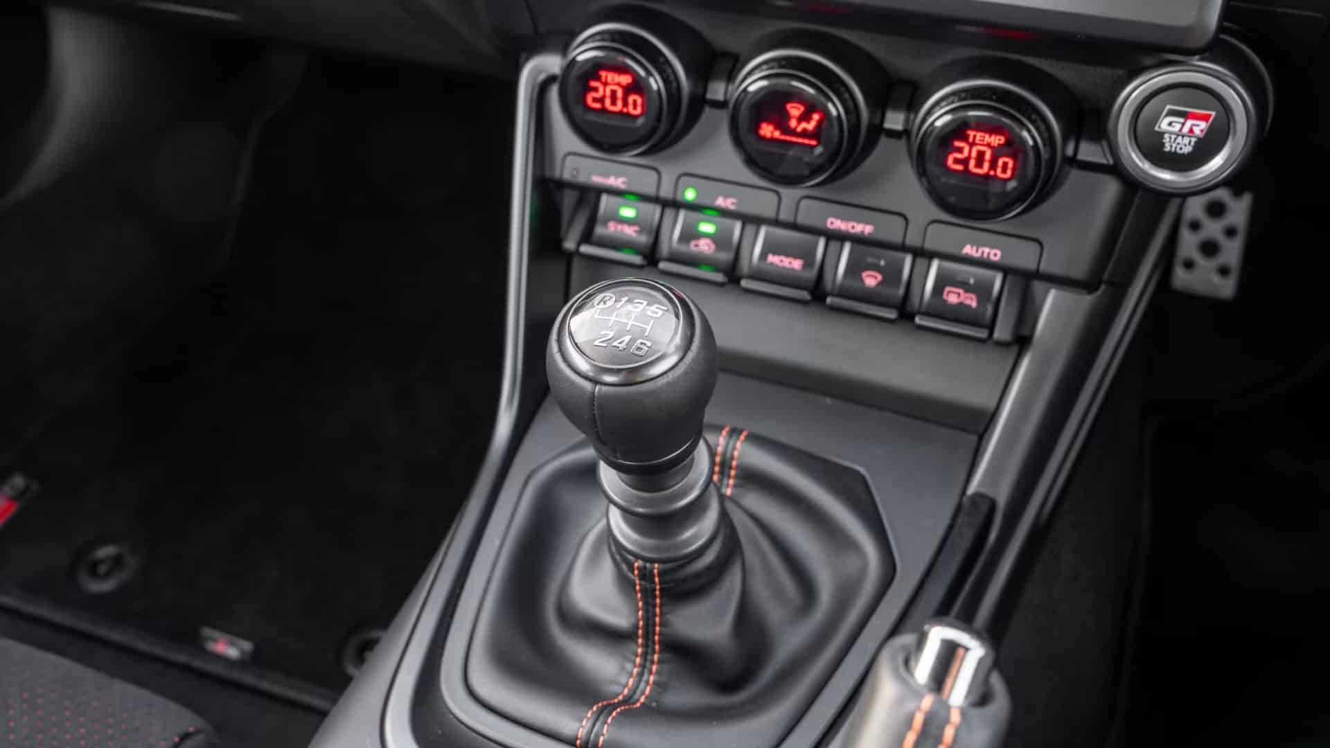 Toyota випустить механічну коробку передач для електромобілів Toyota механічна коробка передач