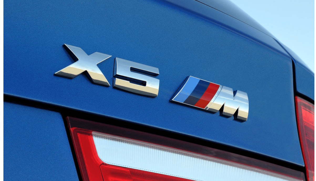 Експерт розповів, що означають три кольорові смужки на автомобілях BMW серії “М” BMW M лого
