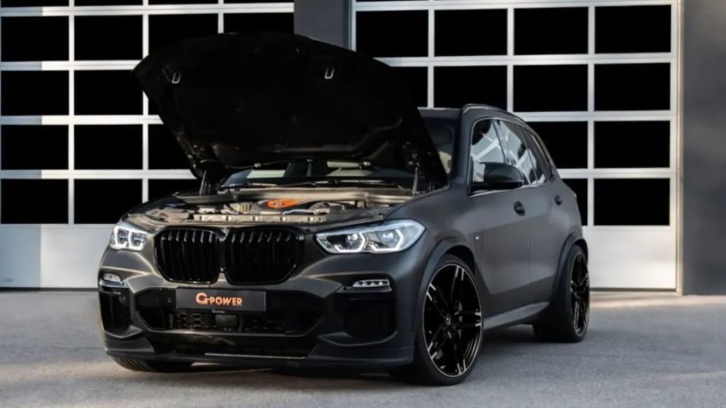 BMW X5 M50i