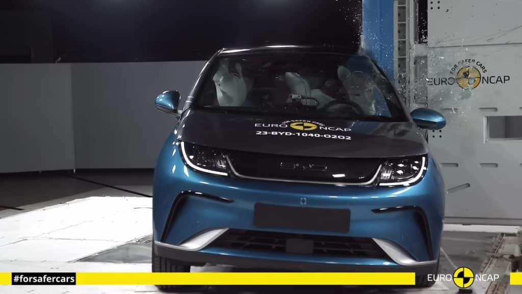 BYD Dolphin краш