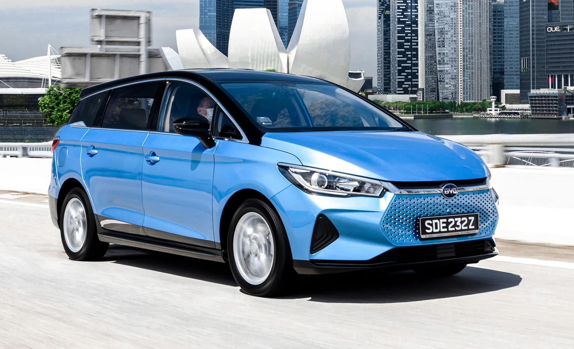 3 найдорожчих автомобілі бренду BYD за всю історію BYD e6 2023
