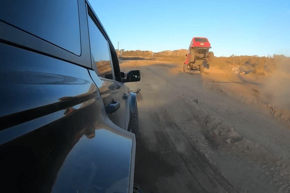 Ford F-150 Raptor та Jeep Wrangler Rubicon