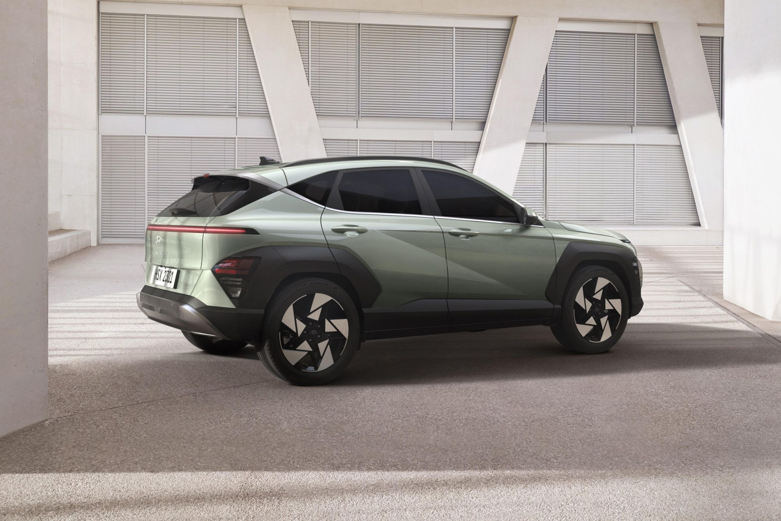 Hyundai вивела на авторинок України кросовер з розходом палива 4,5 л на 100 км Hyundai KONA Hybrid