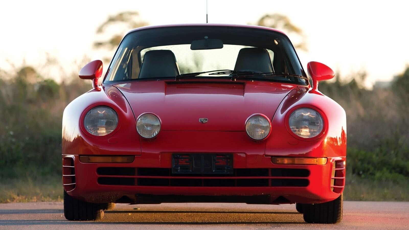 Білл Гейтс та Porsche 959 змінили закон про імпорт автомобілів Porsche 959