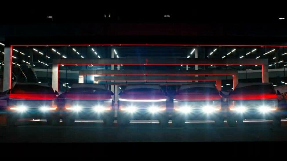 Tesla Cybertruck Різдво