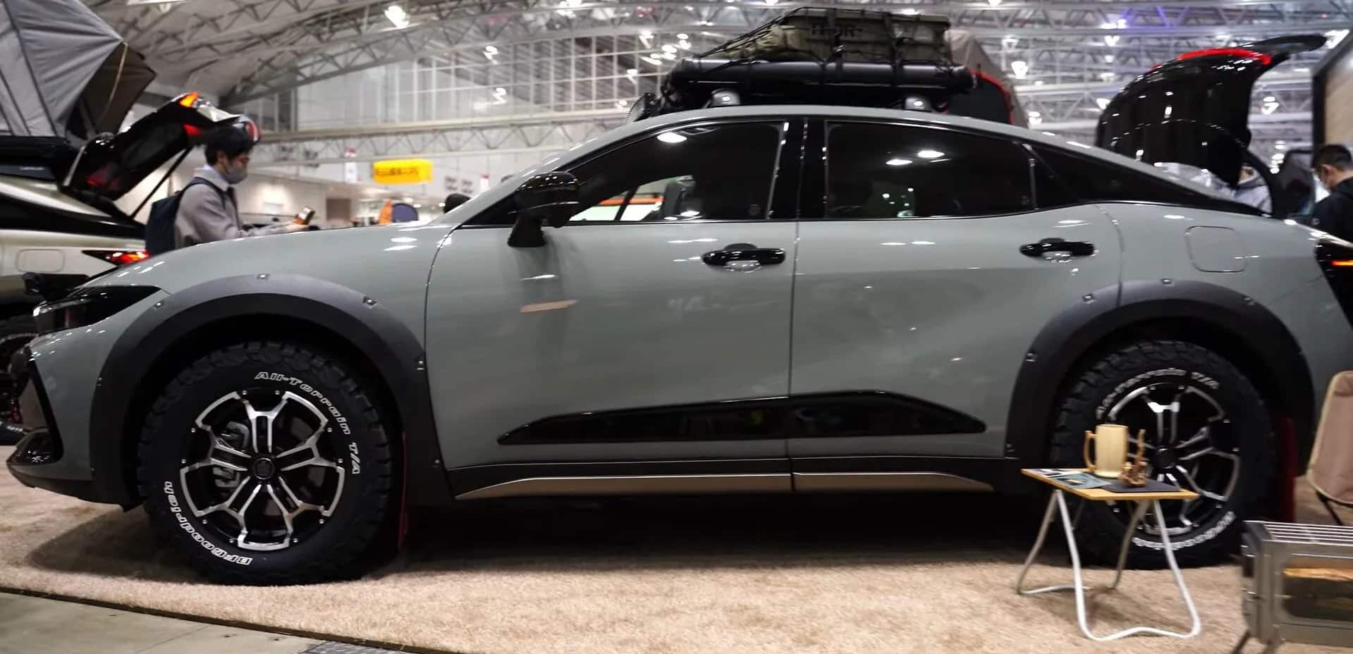 Toyota випустить новий повнопривідний седан підготовлений до бездоріжжя