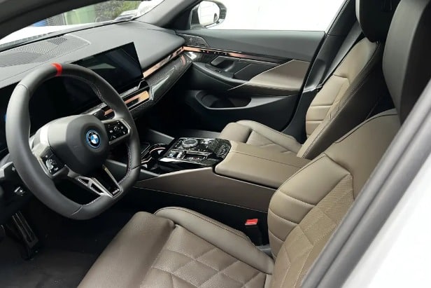 BMW i5 M60 перша