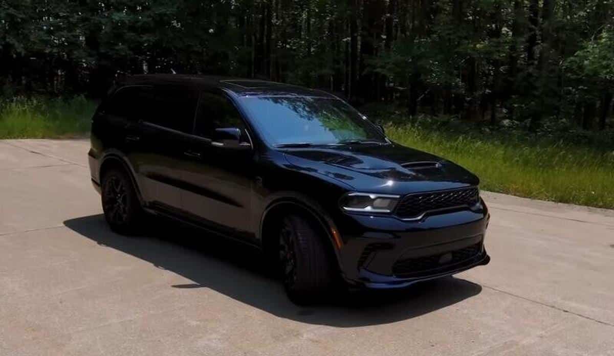 Компанія Dodge виведе на ринок останню версію позашляховика Durango Dodge Durango SRT 392 1200