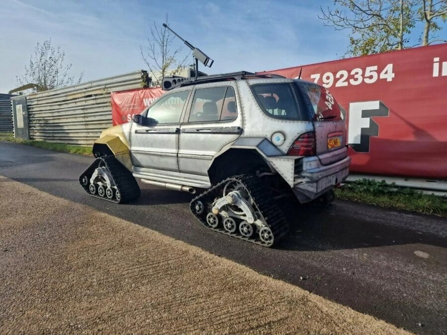 Mercedes-Benz ML500 гусениці