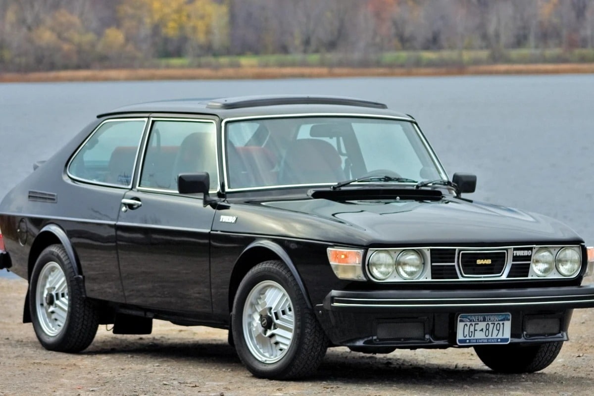 Названо 2 найдешевші моделі автомобілів бренду Saab Saab 99