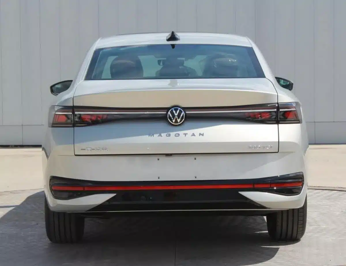 Стало відомо, як виглядатиме седан Volkswagen Passat B9 Volkswagen Magotan
