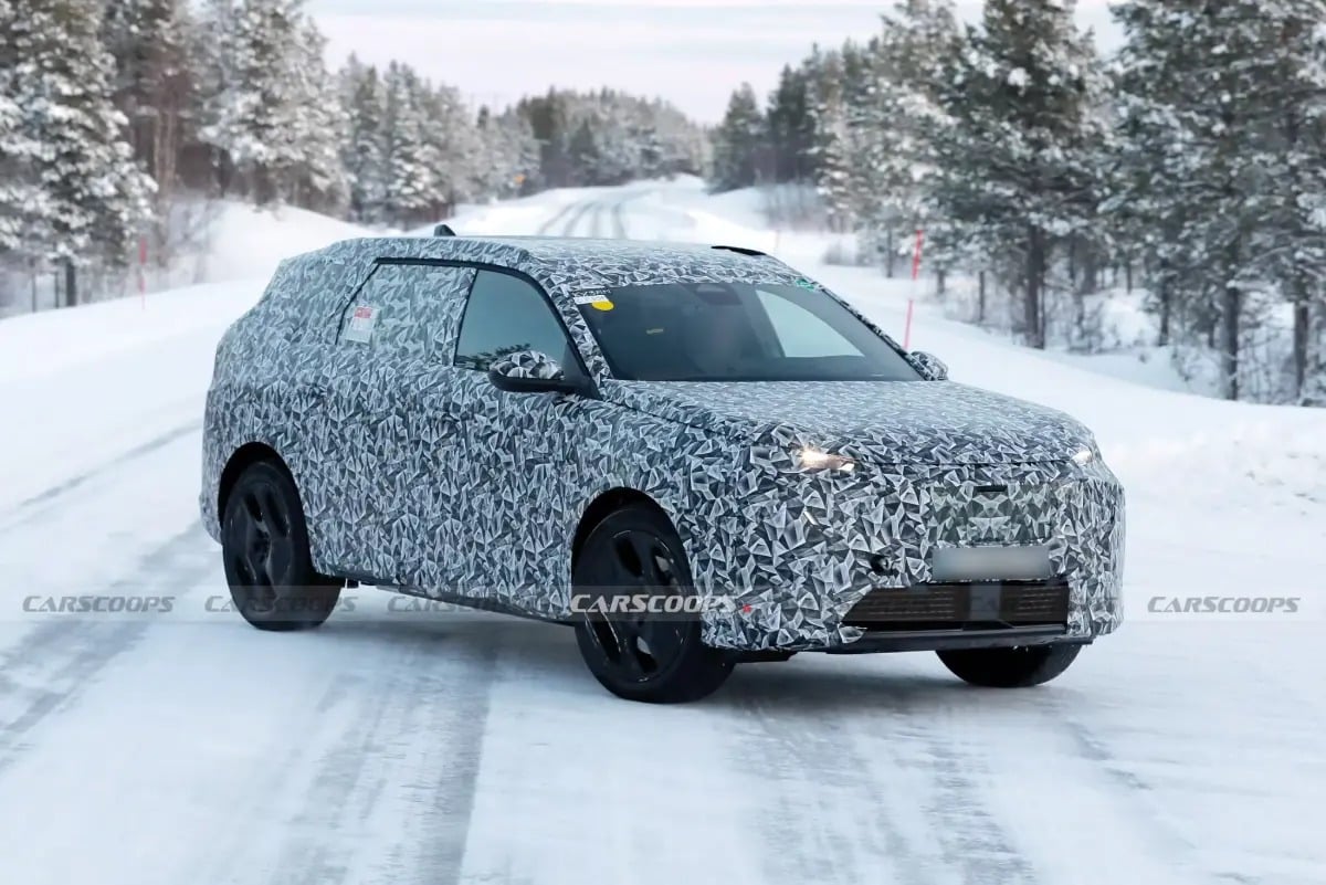 Дебютував новий Peugeot 5008 – це середньорозмірний трирядний кросовер Peugeot E-5008 2024 тест