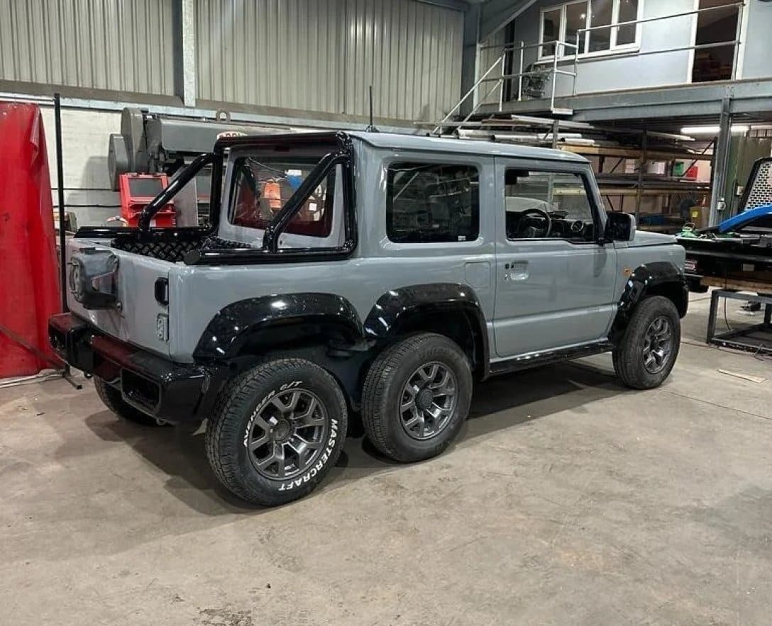 Suzuki Jimny отримав шестиколісну версію в кузові пікап Suzuki Jimny 6 коліс