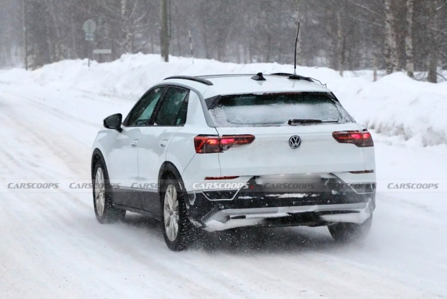 Volkswagen T-Roc 2025 року вперше вийшов на тестування Volkswagen T-Roc 2025
