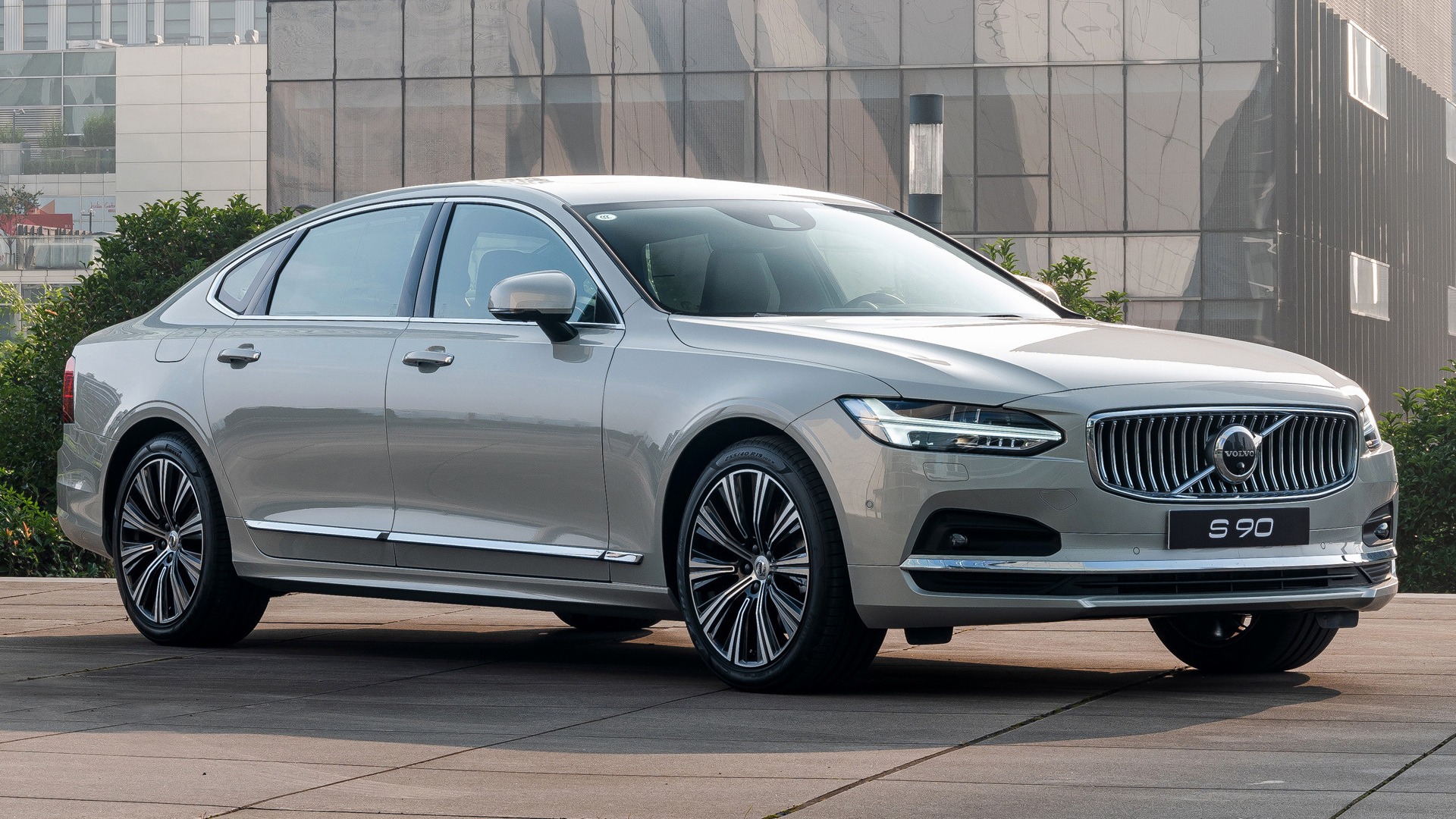 2 найдорожчих автомобілі бренду Volvo за всю історію Volvo S90 Ambience