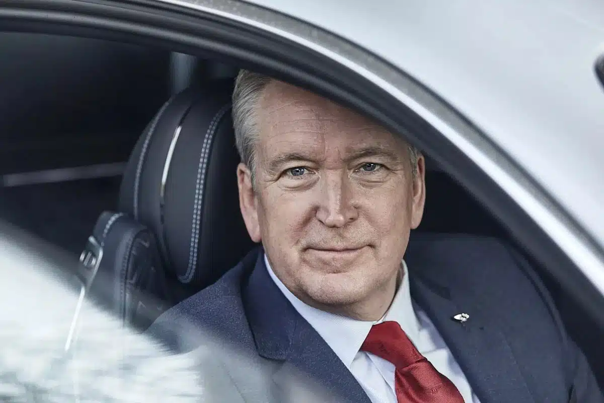 Глава Bentley йде у відставку і стає новим гендиректором Aston Martin Адріан Холлмарк