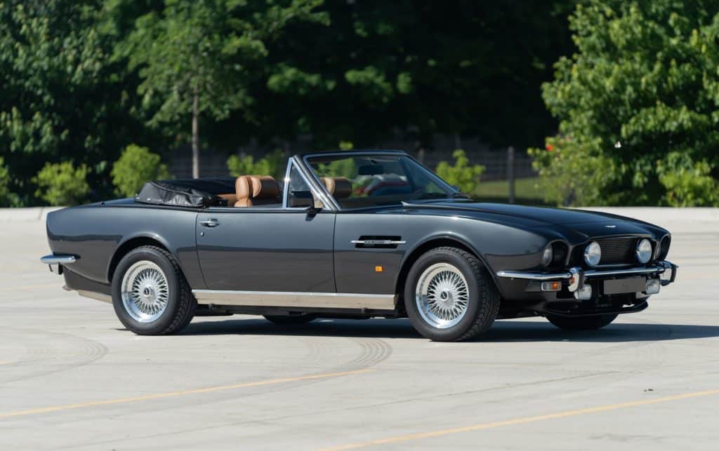Aston Martin V8 Volante