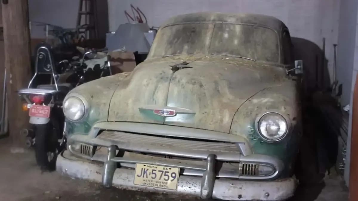 Що стало з автомобілем Chevy після того, як він простояв на одному місці 48 років Chevy 48 років