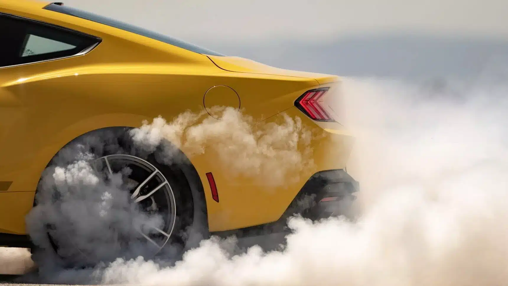 Який автомобіль є найшвидшим у 2024 році Ford Mustang швидкість дрифт